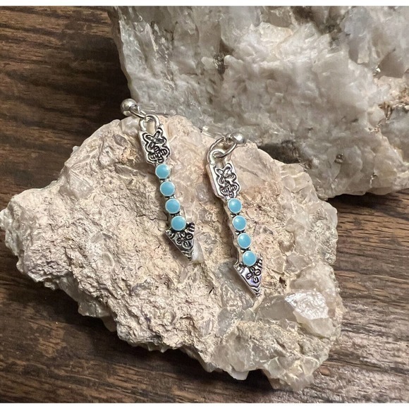 Silver Tone and Turquoise Dangle Earrings, Western Motif, Arrow,‎ Western NEW - Picture 1 of 3